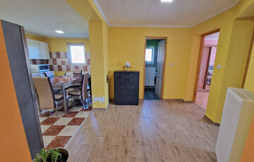 Eladó családi ház