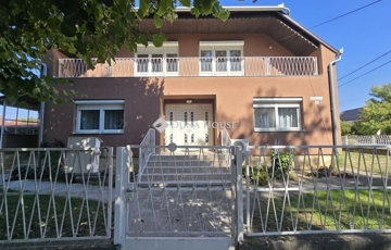 Eladó családi ház