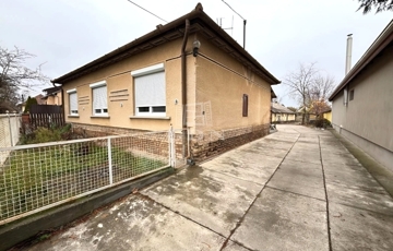 Eladó családi ház