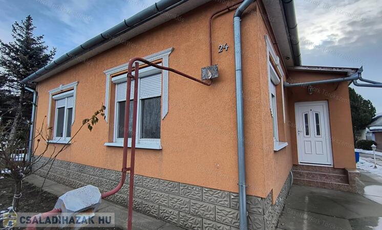 Eladó családi ház Törökszentmiklóson!                                 