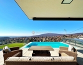 Eladó családi ház Pécs 425 000 000 Ft