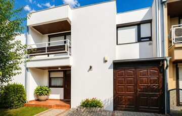 Eladó családi ház