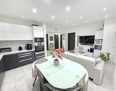 Eladó családi ház Tatabánya 119 000 000 Ft