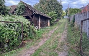 Eladó telek/földterület