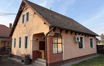 Eladó családi ház