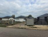 Ikerházak Bicske szívében - csend, kényelem, korszerű otthon