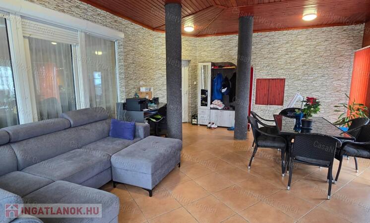 Eladó családi ház Abonyban, csendes zsákutcában.