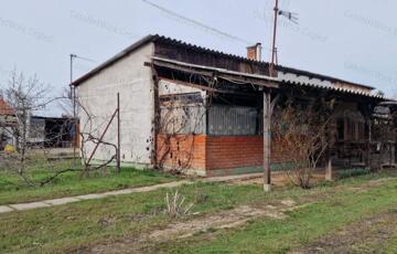 Eladó telek/földterület