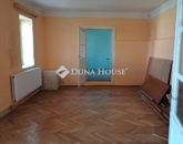 Eladó családi ház Pécs 39 990 000 Ft