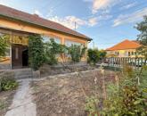 Felújítandó, de stabil parasztház Poroszlón!