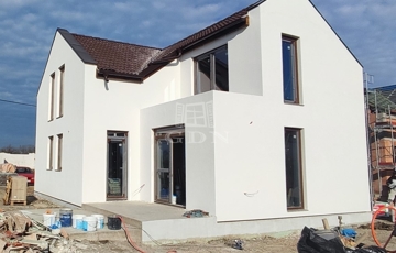 Eladó családi ház