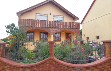 Eladó családi ház