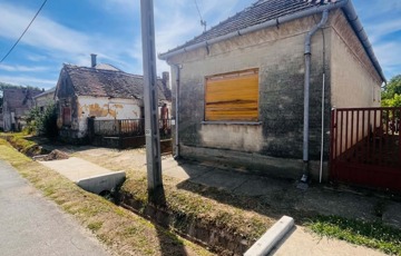 Eladó családi ház