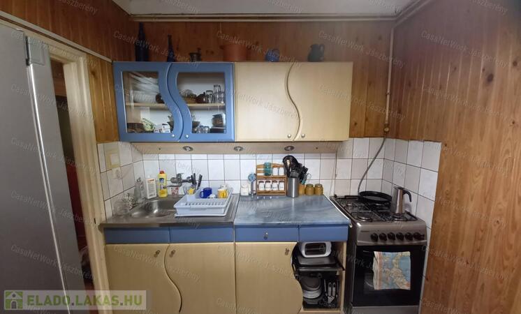 Jászberényben eladó egy 54 nm-es 3 szobás összkomfortos tégla lakás                                 