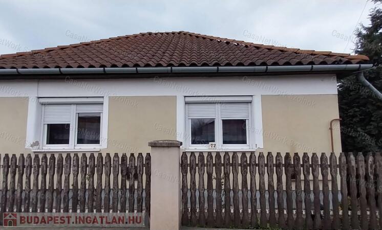 Szolnokon eladó kertes ház                                 