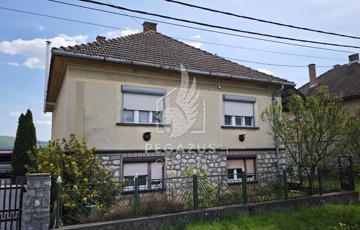 Eladó családi ház