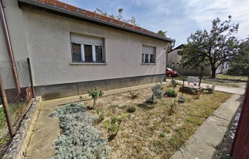 Eladó családi ház