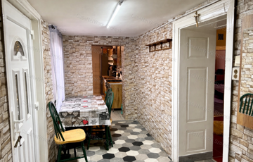 Eladó családi ház