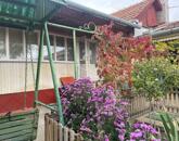 Újszászon közel a vasútállomáshoz takaros ház eladó!