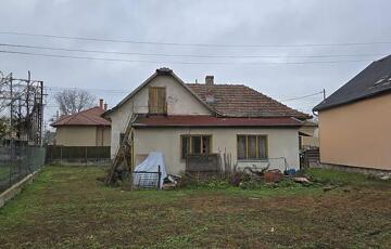 Eladó családi ház