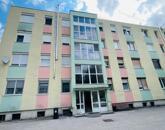 Eladó egy szigetelt 54 m²-es lakás Komárom közkedvelt részén!