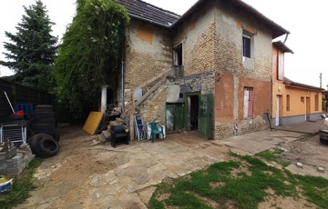 Eladó családi ház