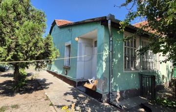 Eladó családi ház