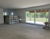 Eladó családi ház Besnyő 99 000 000 Ft