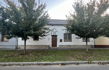 Eladó családi ház