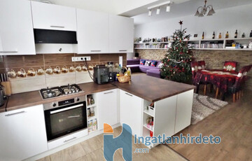 Eladó családi ház