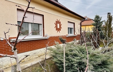 Eladó családi ház