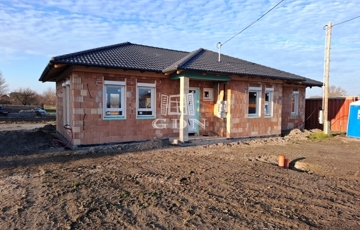 Eladó családi ház