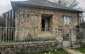 Eladó családi ház