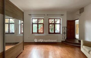 Eladó lakás