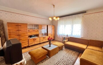 Eladó családi ház