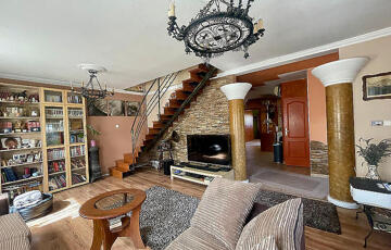 Eladó családi ház