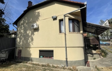 Eladó családi ház