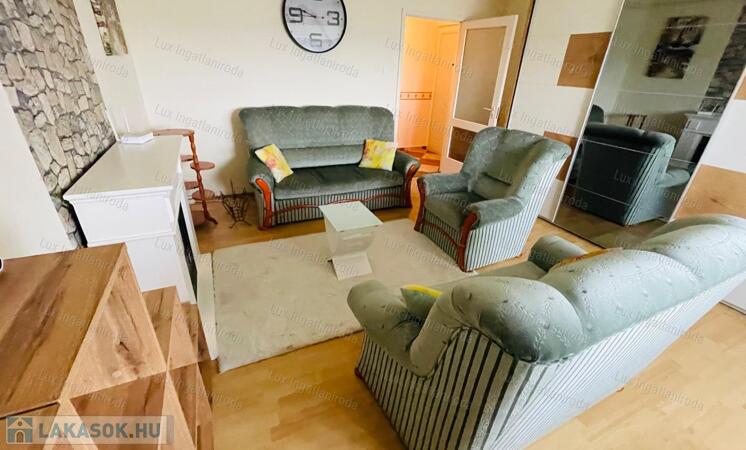 Kiadó egy 3 szobás lakás Komáromban!                                 