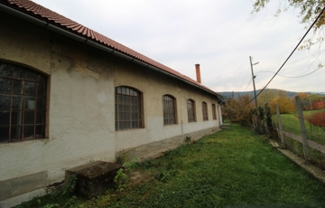 Eladó telek/földterület