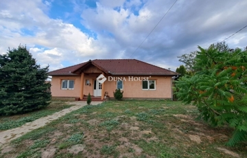 Eladó családi ház