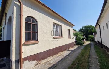 Eladó családi ház