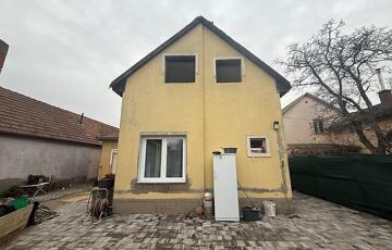Eladó családi ház