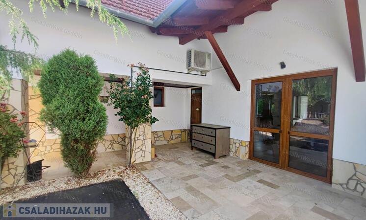 Kertvárosi napfényes otthon                                 