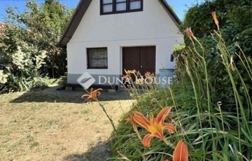 Eladó telek/földterület