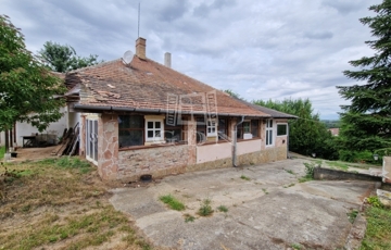 Eladó családi ház