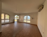 Eladó iroda/üzlethelyiség Bana 48 000 000 Ft