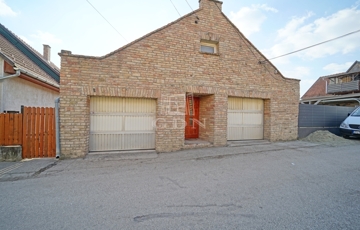 Eladó családi ház