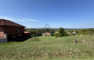 Eladó telek/földterület