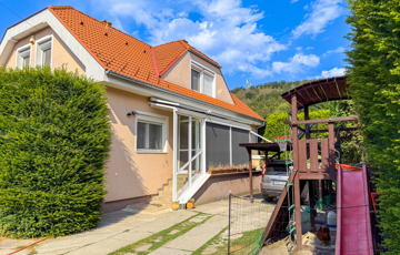 Eladó családi ház