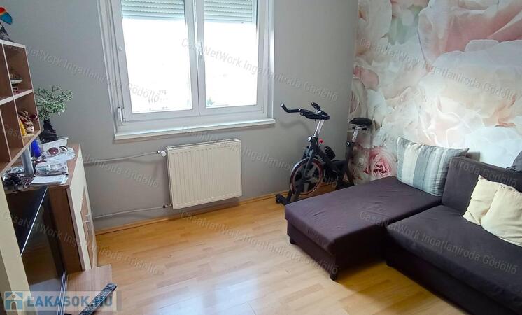 Jó állapotú panel lakás kiváló helyen                                 